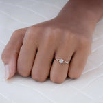 Load image into Gallery viewer, Grace Cluster Twist Ring
