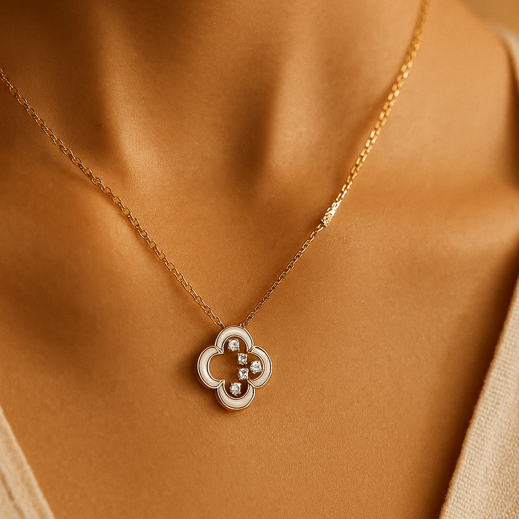 The "Petal Luxe" Necklace-18Kt Gold vermeil