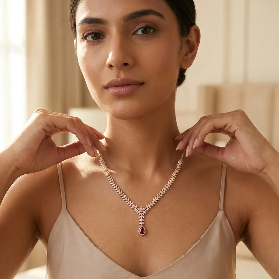 L'Étoile de Rubis Necklace Set